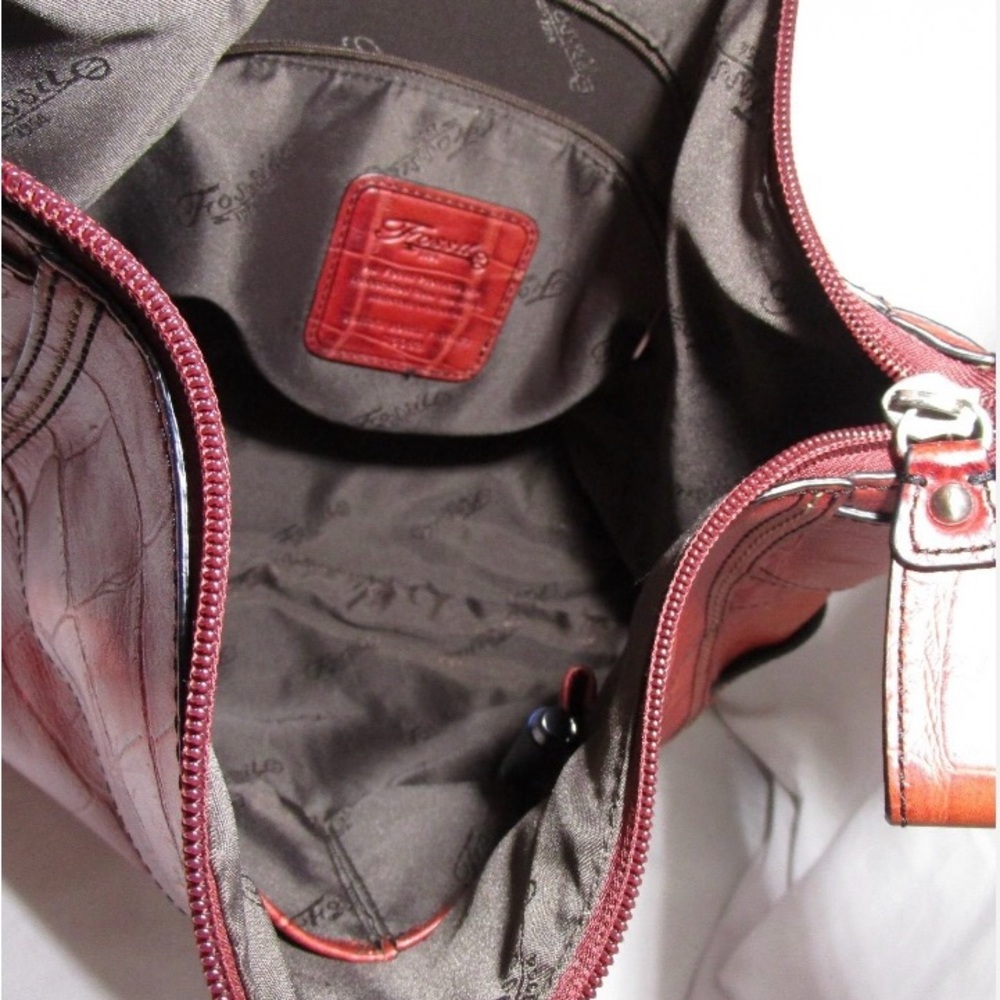 Authenticated Fossil Croc Embossed Handbag And Ch… - image 4